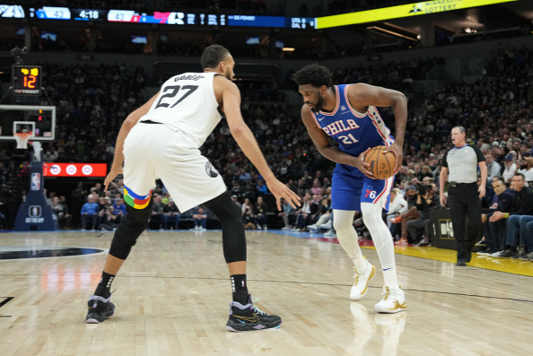  森林狼爱德华兹隔扣戈贝尔，最佳扣篮候选诞生  