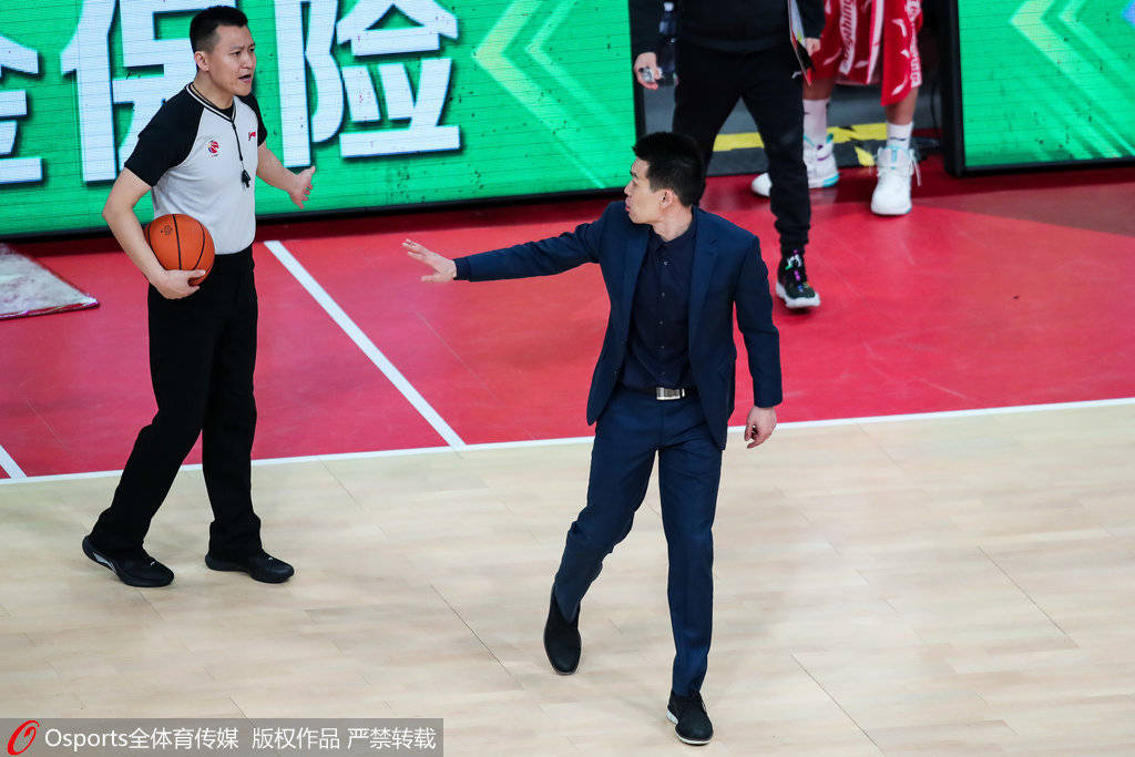 乐鱼网址- 马赛队长染红离场，争议判罚引发主帅激烈抗议  